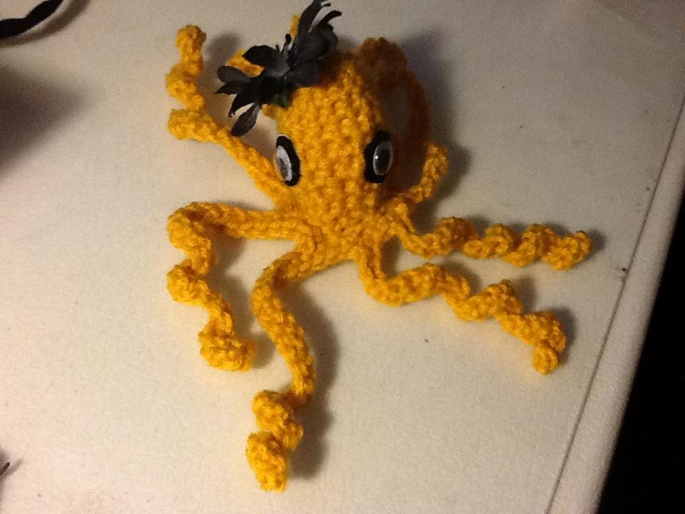 How to crochet a baby octopus